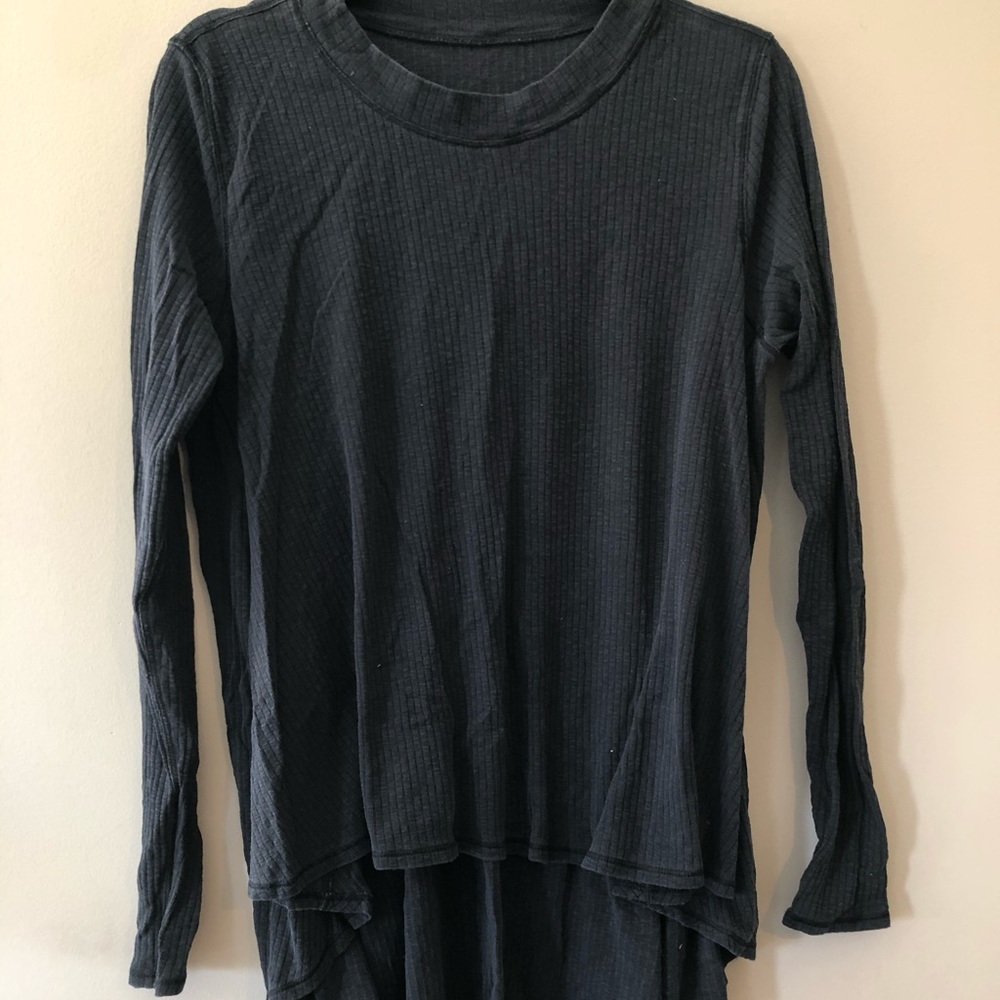 Lululemon Long Sleeved Swing Top
